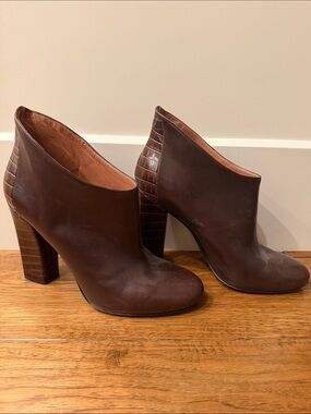 Sigerson Morrison Chocolate Brown Leather Croc-Detail Block Heel Booties
